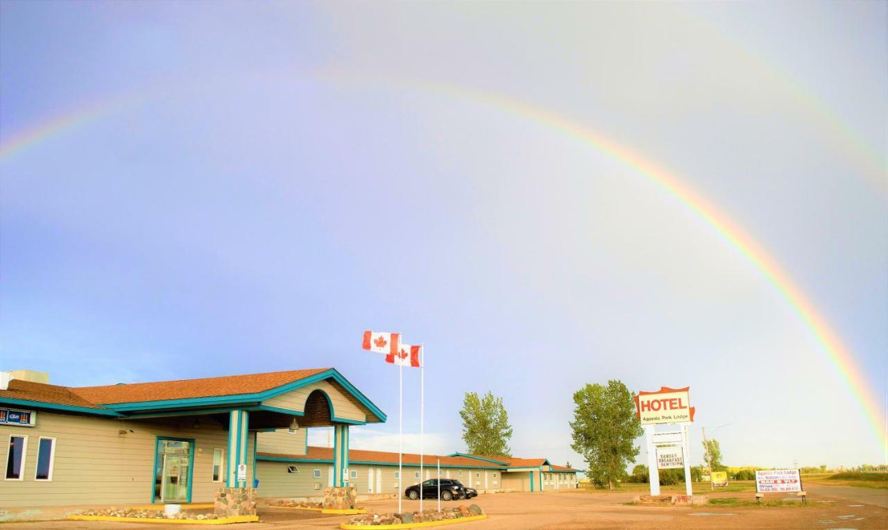 Agassiz Park Lodge - Under New Management McCreary Exterior foto